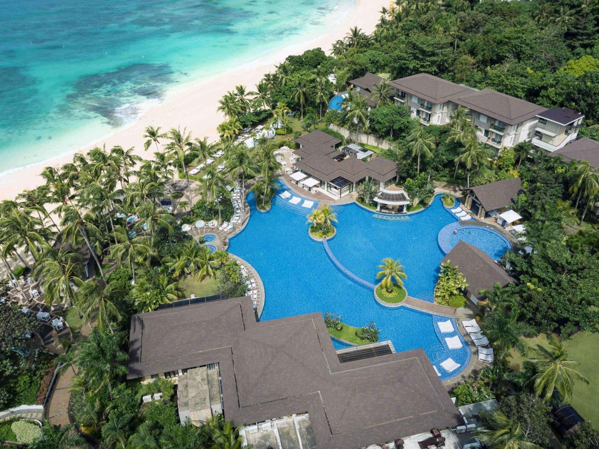 Movenpick Resort & Spa Boracay Yapak Exterior foto Aerial view of the resort