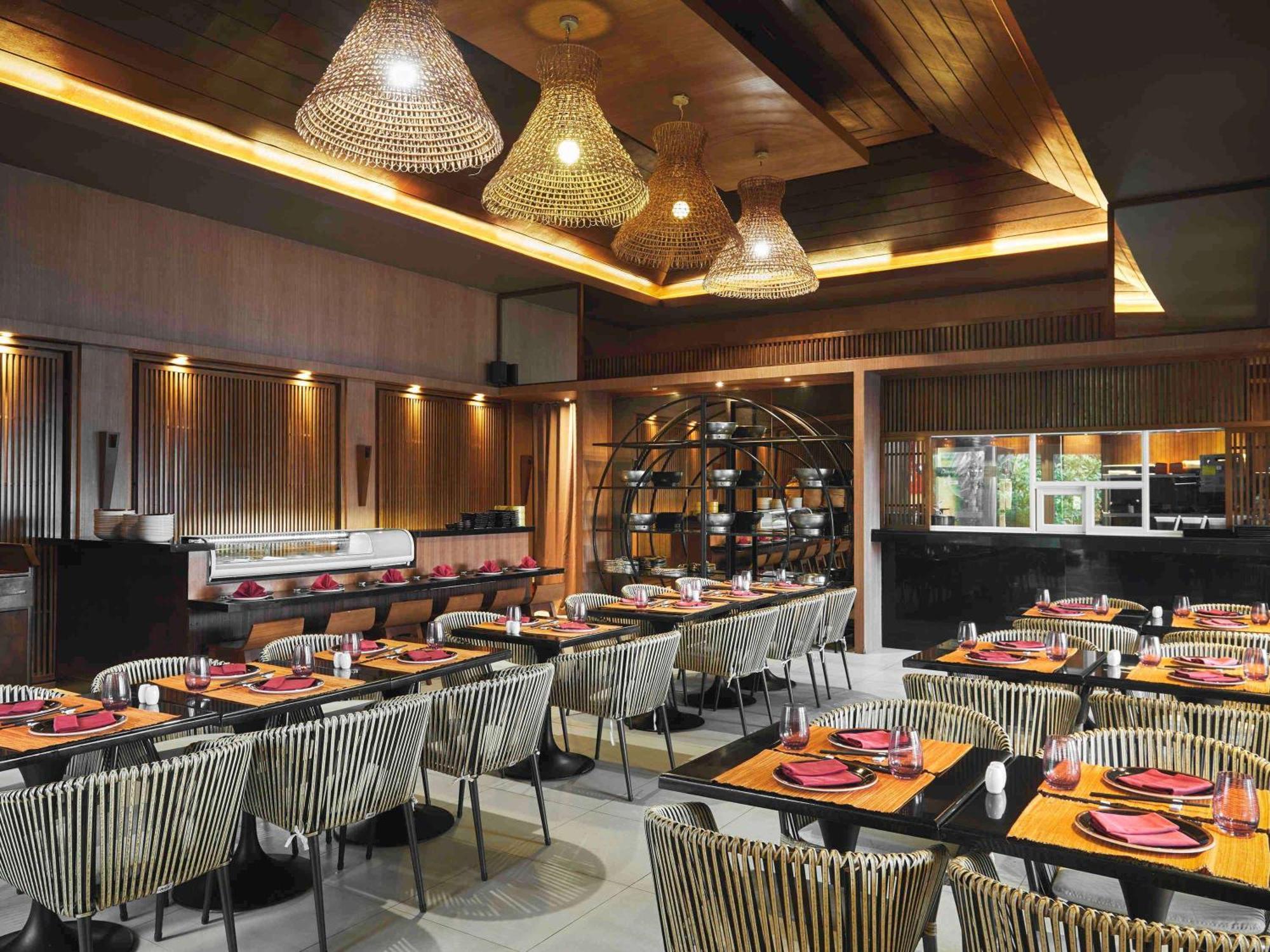 Movenpick Resort & Spa Boracay Yapak Exterior foto The interior of the restaurant