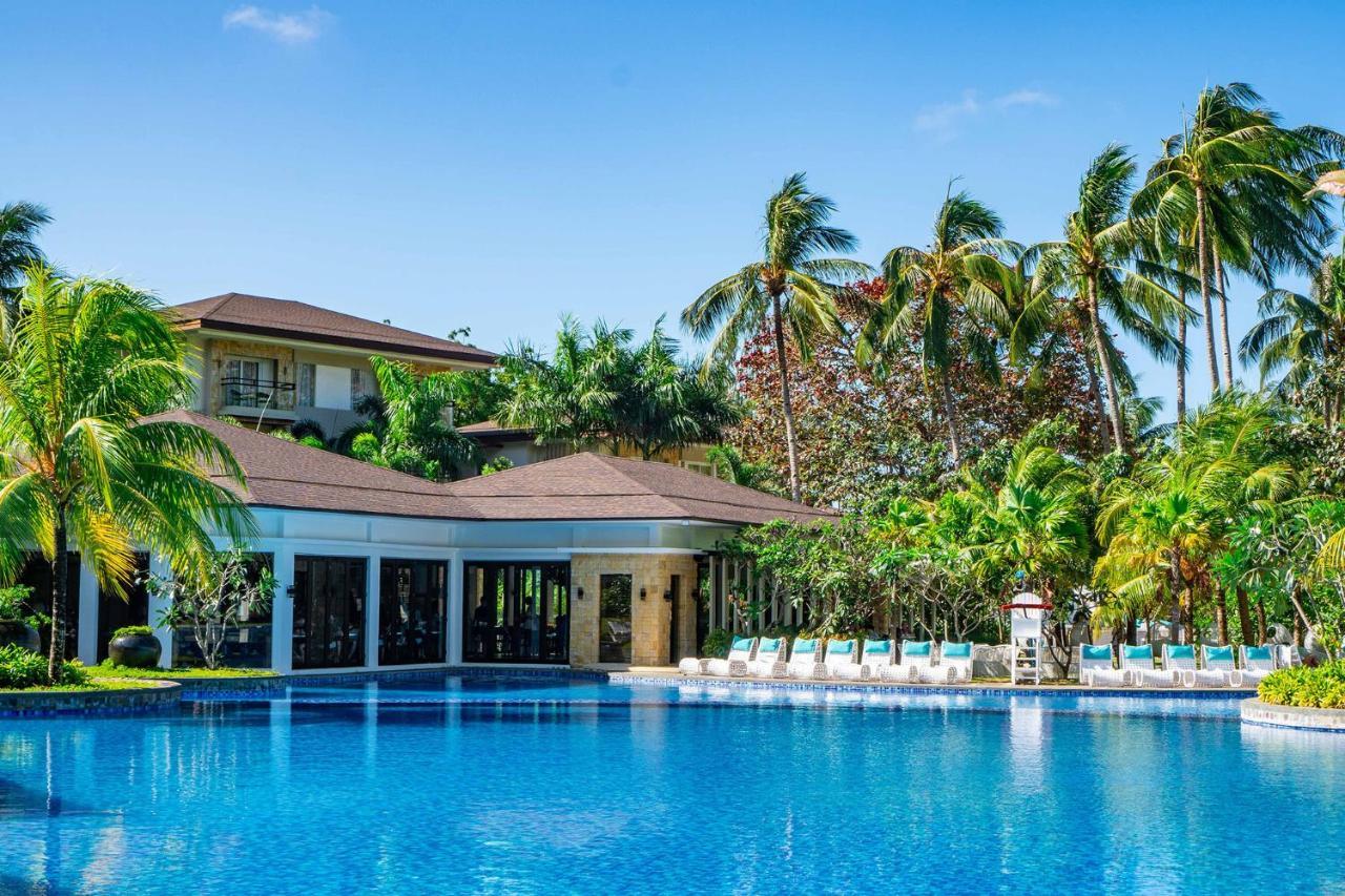 Movenpick Resort & Spa Boracay Yapak Exterior foto The swimming pool at the resort